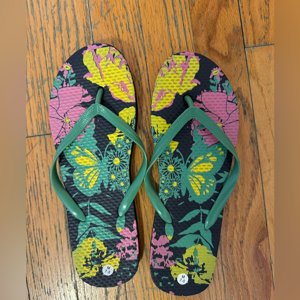 Floral flipflops Size medium 7-8